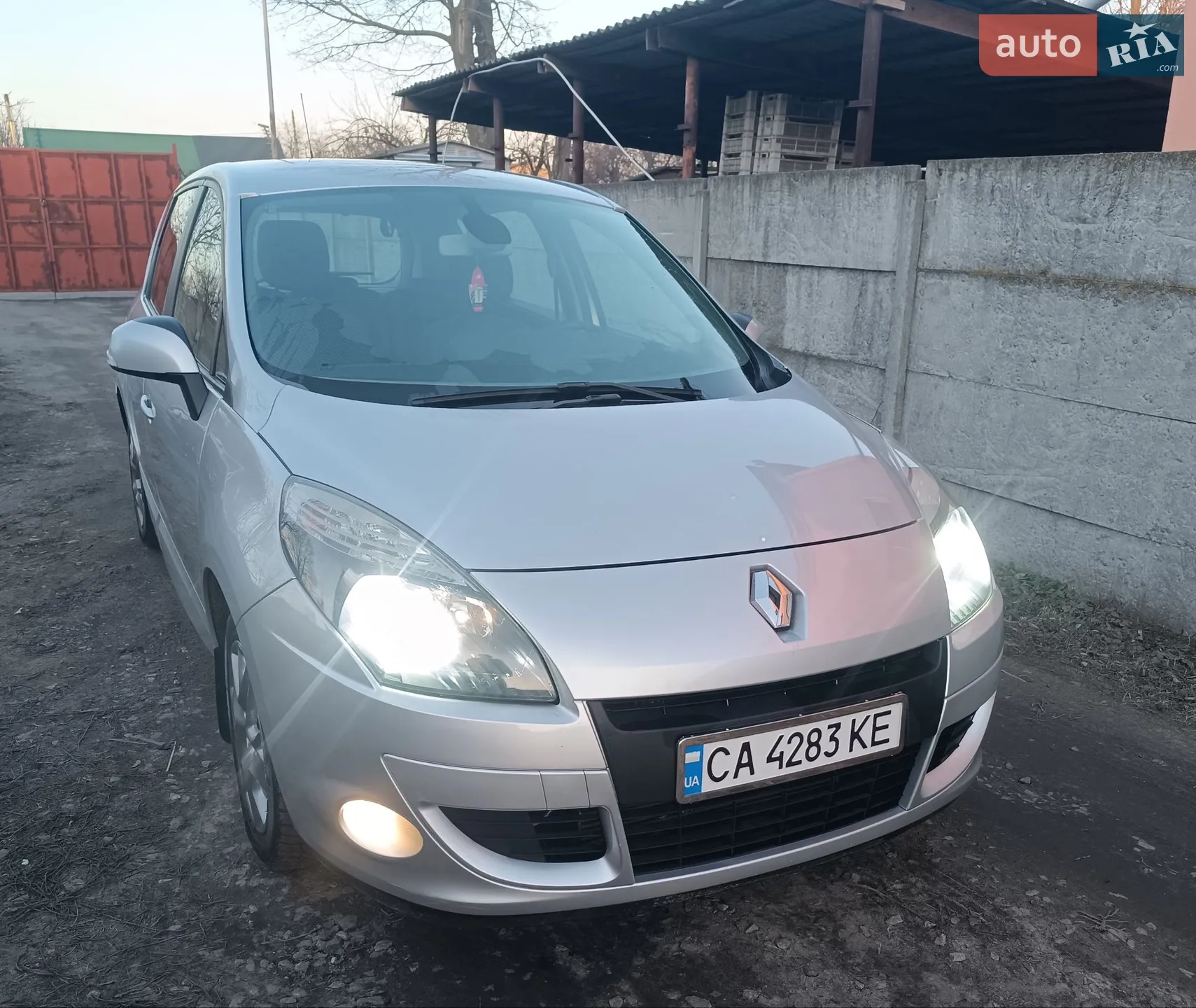 2011 Renault Scenic - мініатюра 2