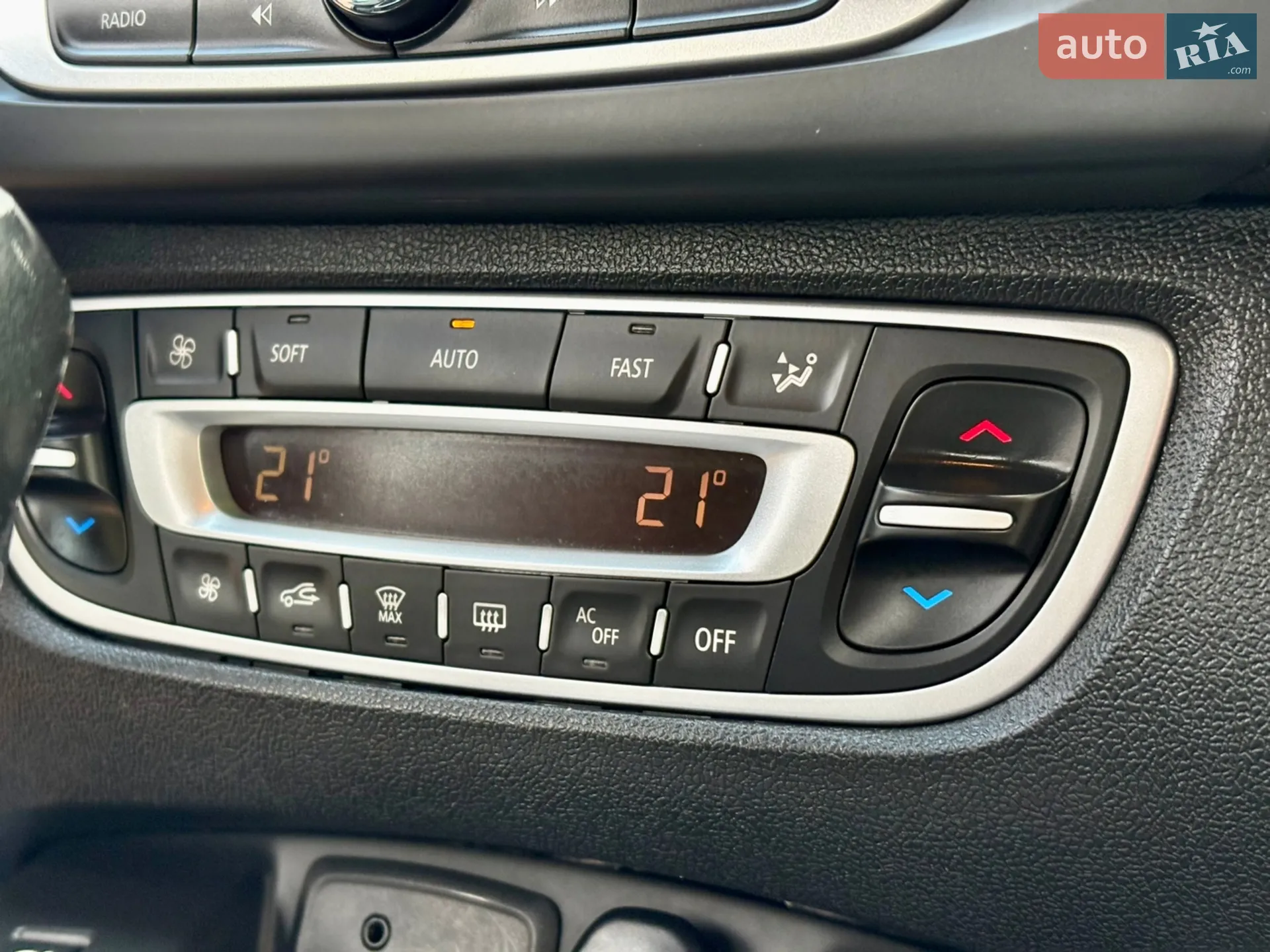 2015 Renault Scenic - мініатюра 21