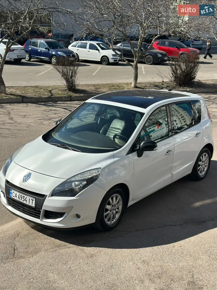 2010 Renault Scenic - мініатюра 16