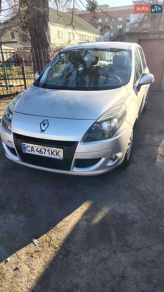 2010 Renault Scenic - мініатюра 12