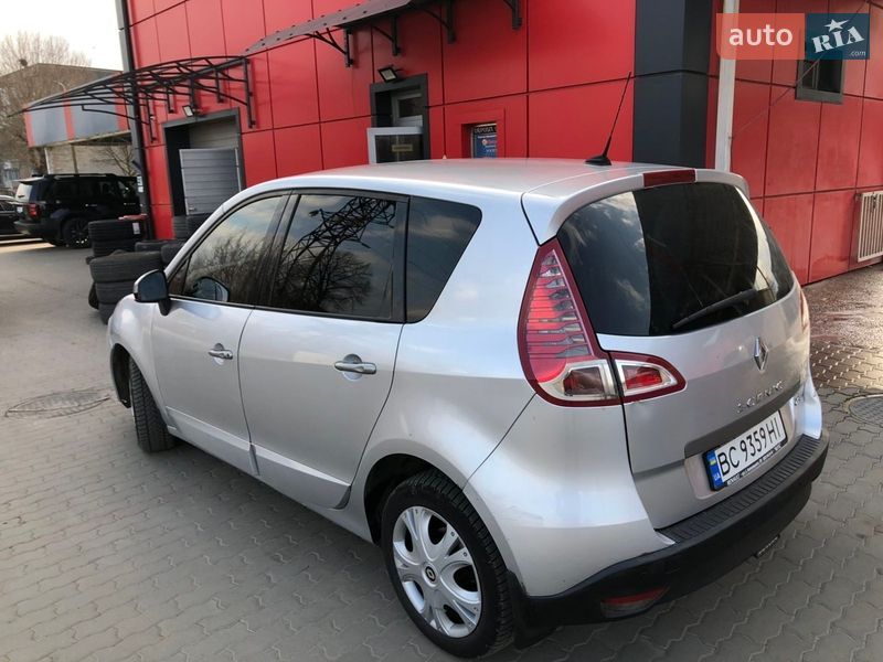 Мінівен Renault Scenic 2011 в Рівному