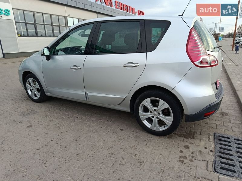 Мінівен Renault Scenic 2010 в Нововолинську