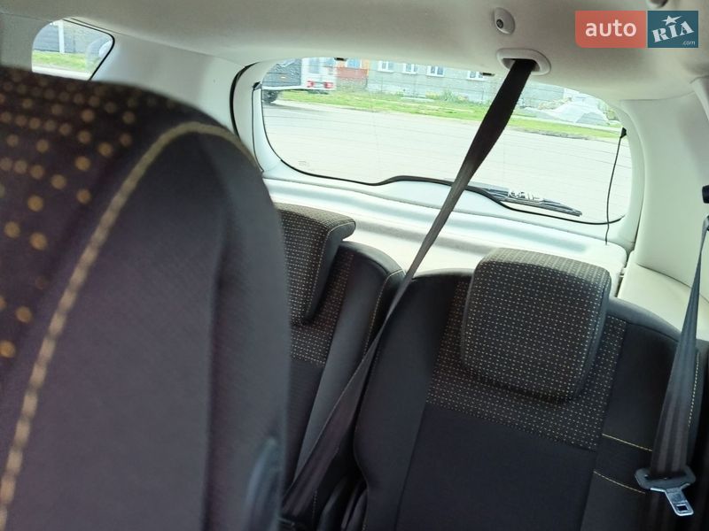 Мінівен Renault Scenic 2010 в Нововолинську