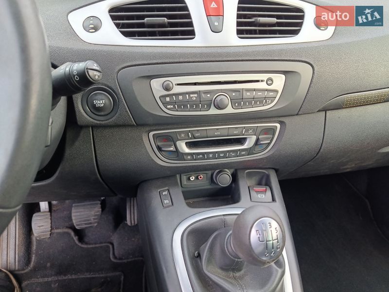 Мінівен Renault Scenic 2010 в Нововолинську