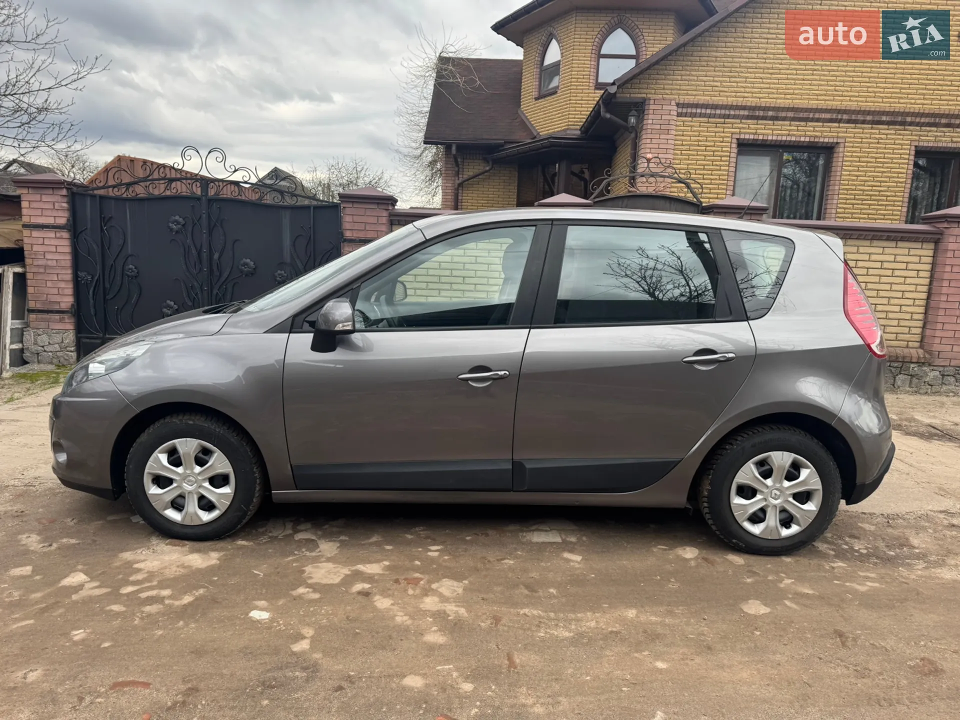 2010 Renault Scenic - мініатюра 4