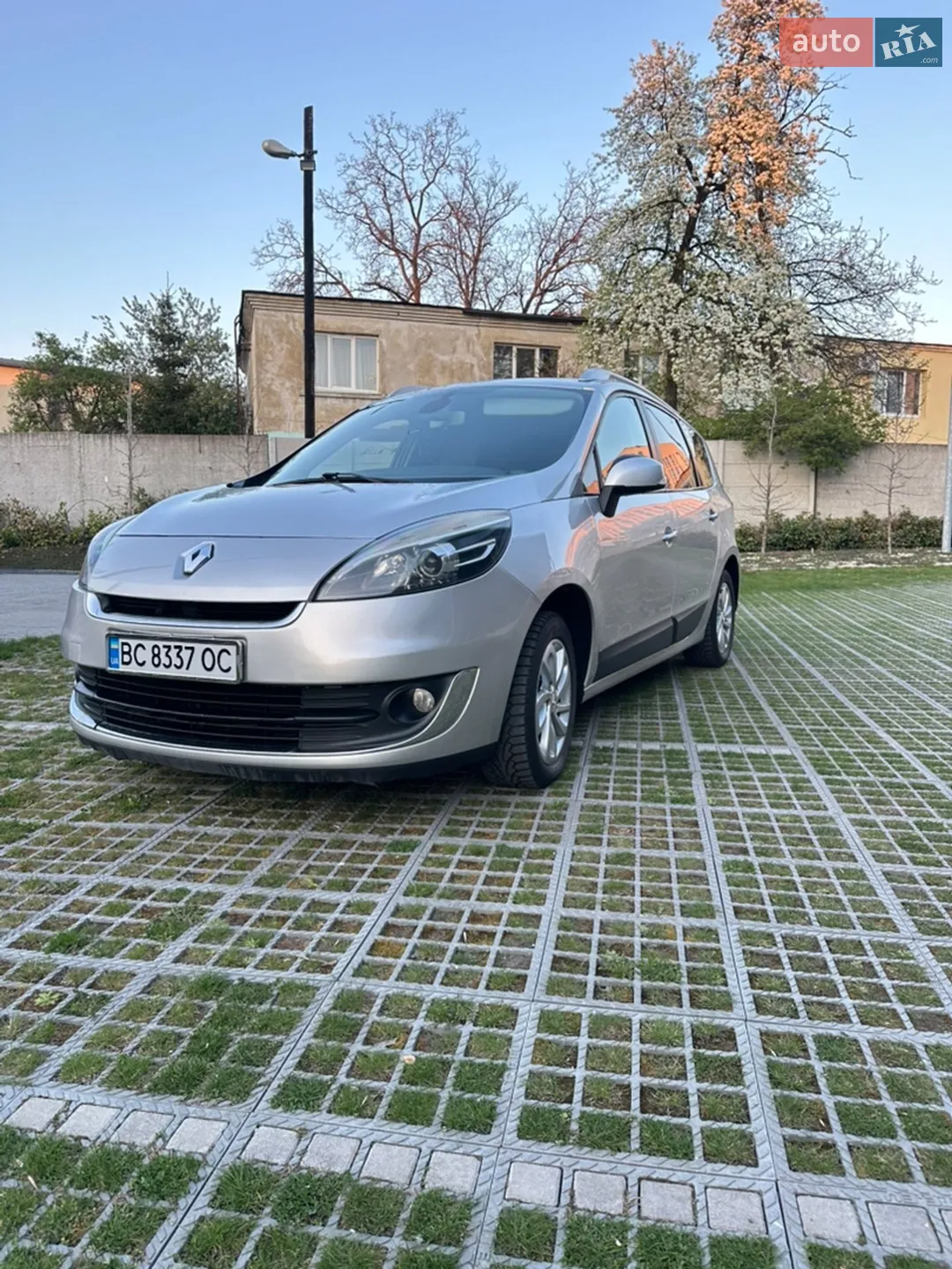 2012 Renault Scenic - мініатюра 2