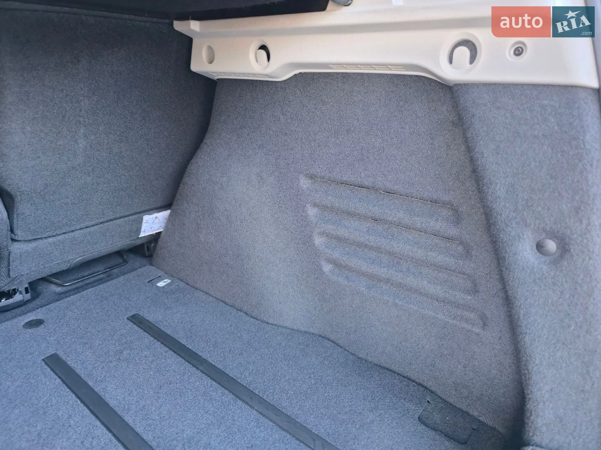 2010 Renault Scenic - мініатюра 27