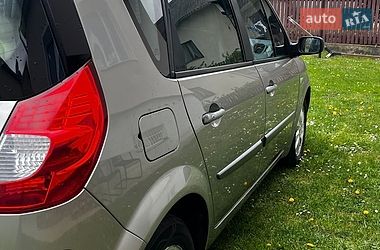 Мінівен Renault Scenic 2008 в Івано-Франківську