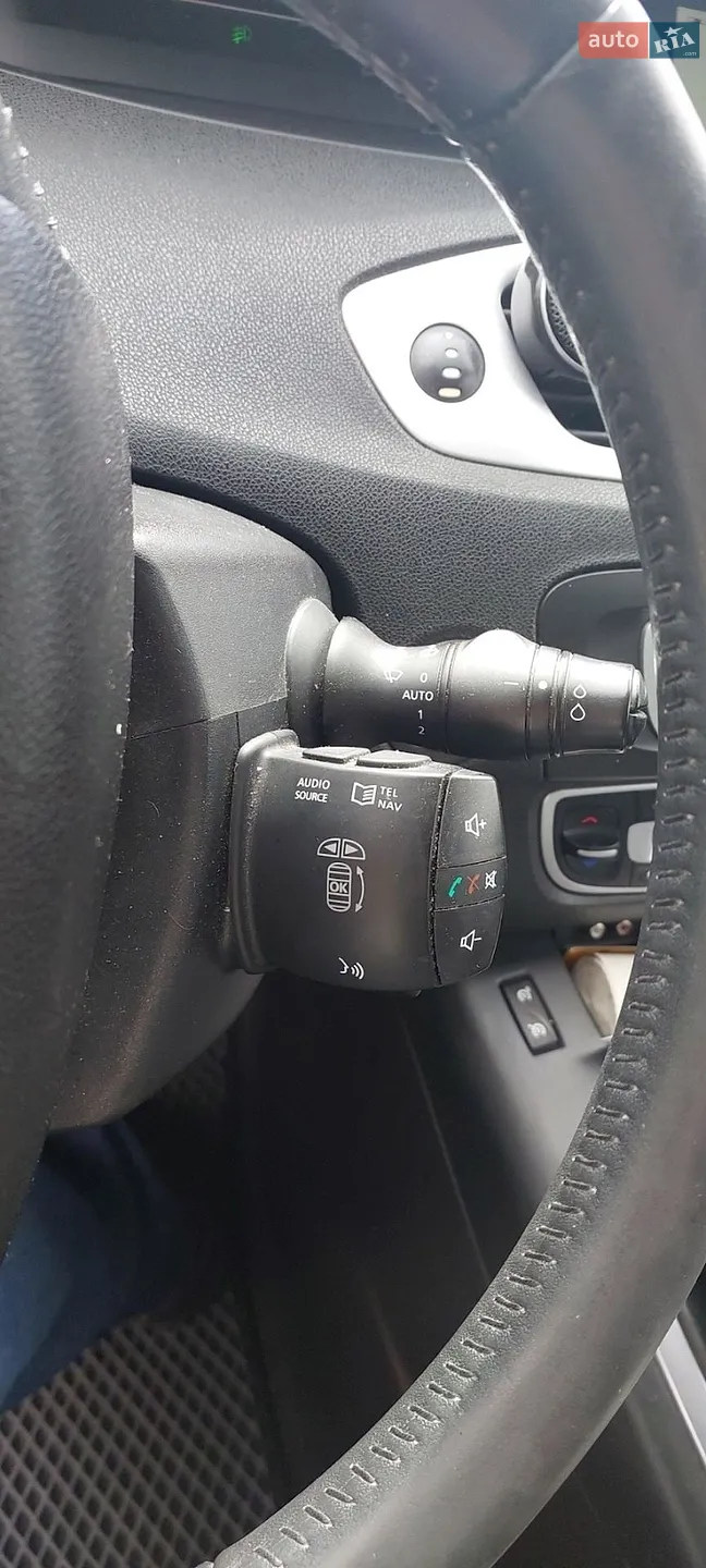 2010 Renault Scenic - мініатюра 18