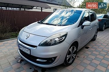 Минивэн Renault Scenic 2012 в Малине