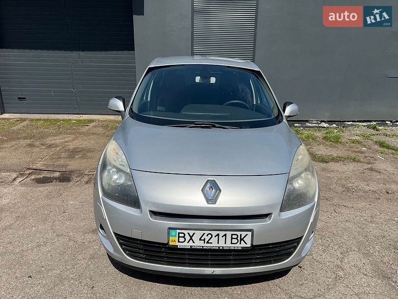 Минивэн Renault Scenic 2012 в Киеве
