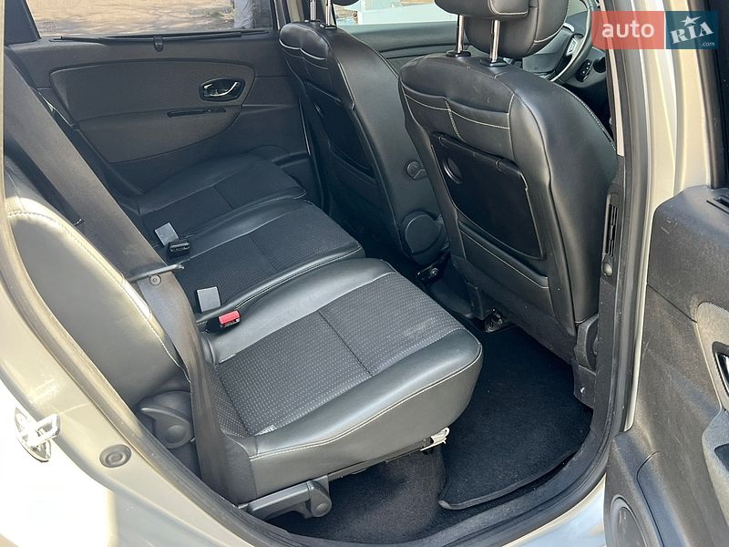 Минивэн Renault Scenic 2012 в Киеве