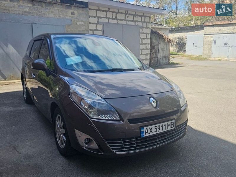 Мінівен Renault Scenic 2010 в Харкові