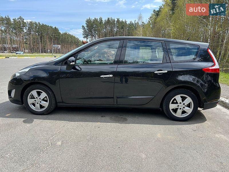 Мінівен Renault Scenic 2010 в Ірпені