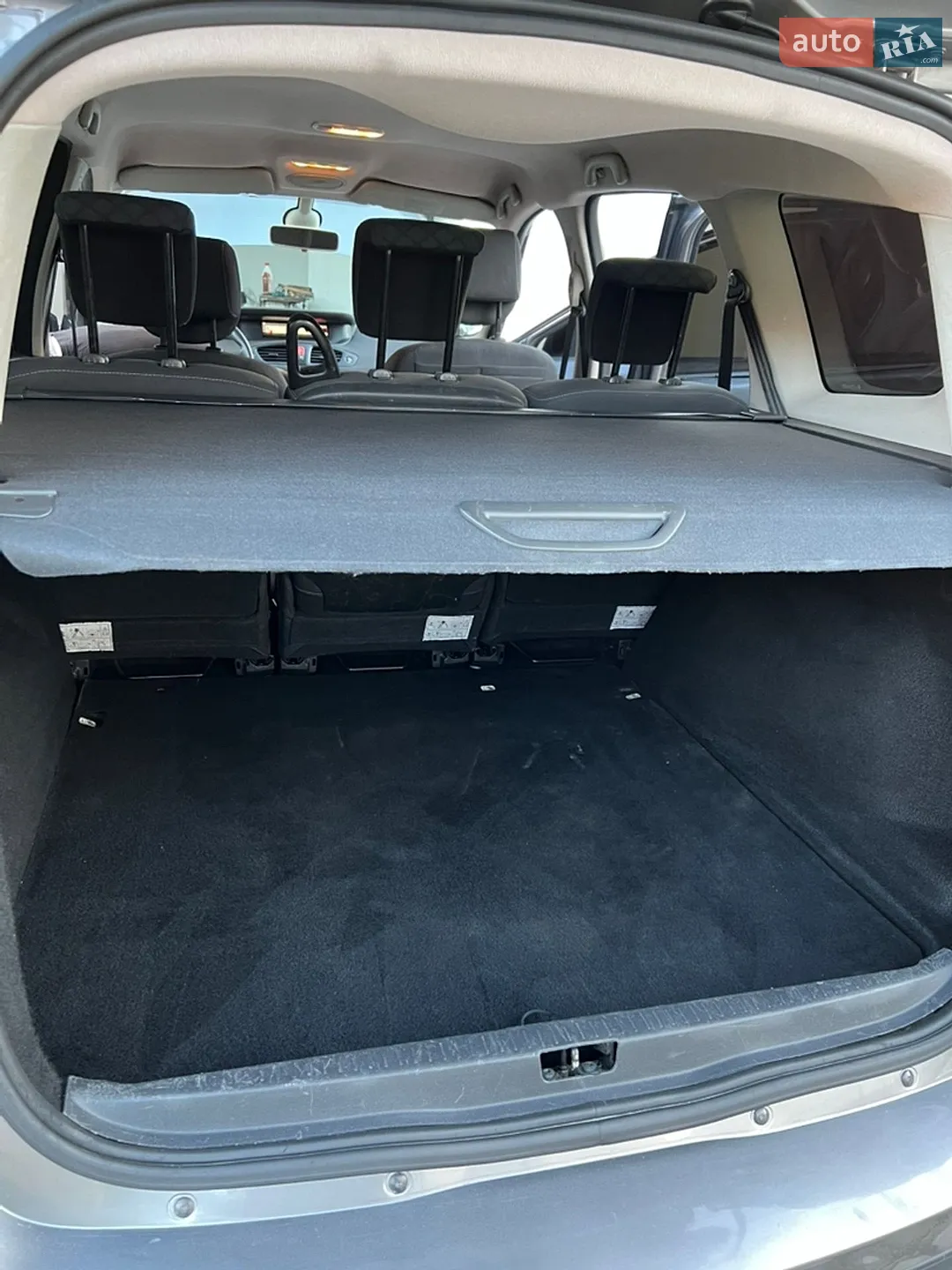 2010 Renault Scenic - мініатюра 12