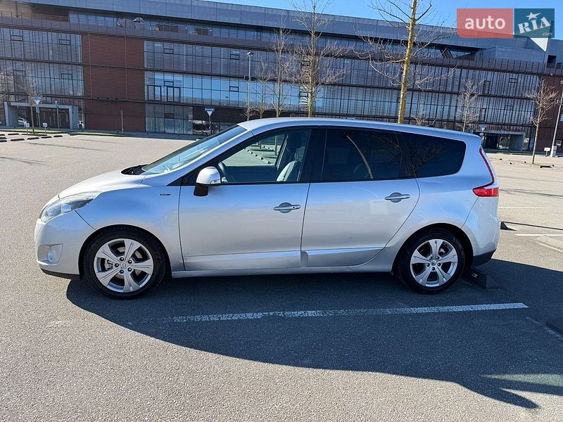 Минивэн Renault Scenic 2011 в Луцке