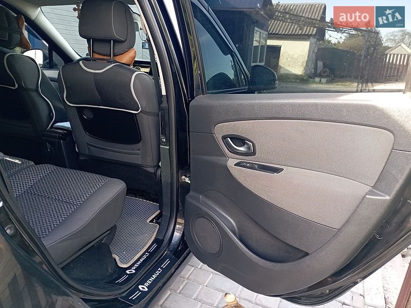 Минивэн Renault Scenic 2011 в Глобине