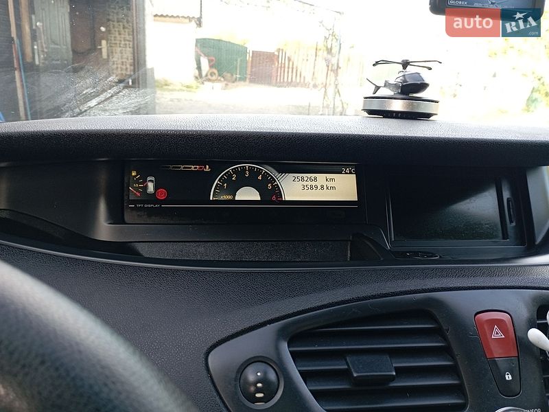 Минивэн Renault Scenic 2011 в Глобине