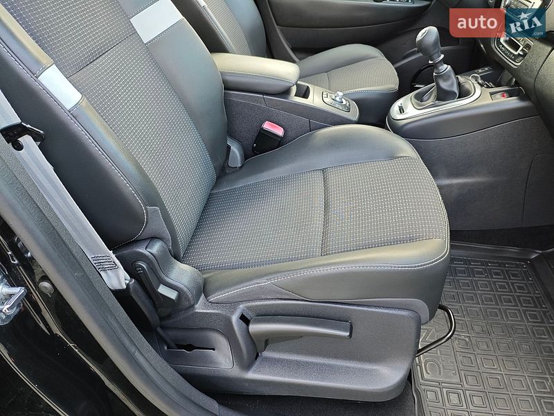 Минивэн Renault Scenic 2013 в Дубно