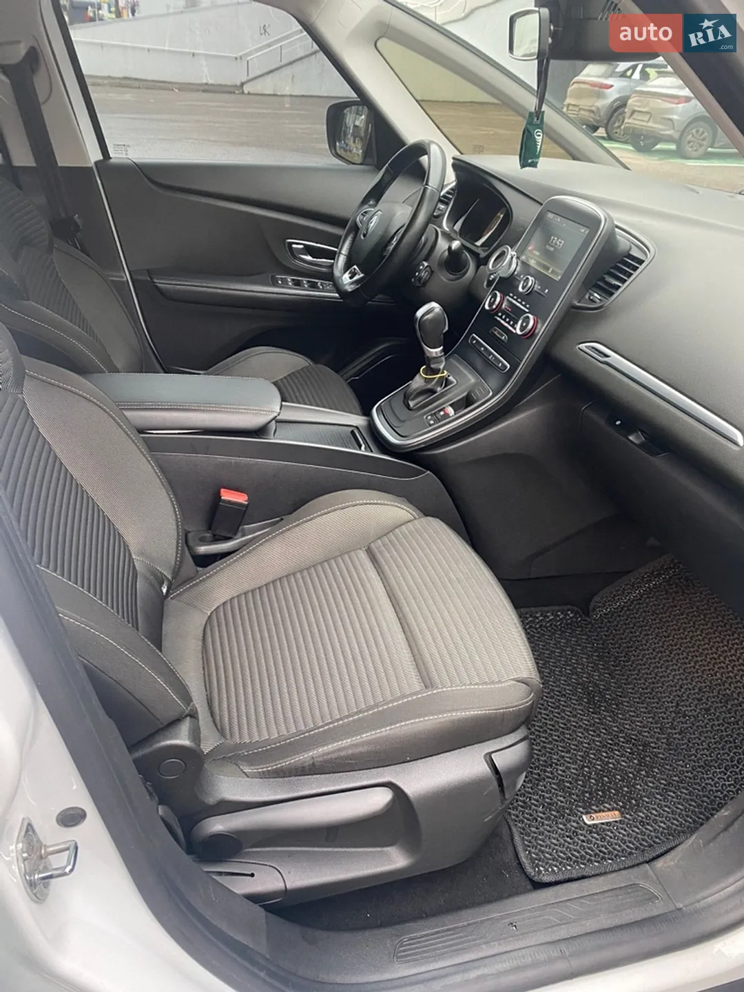 2017 Renault Scenic - мініатюра 13