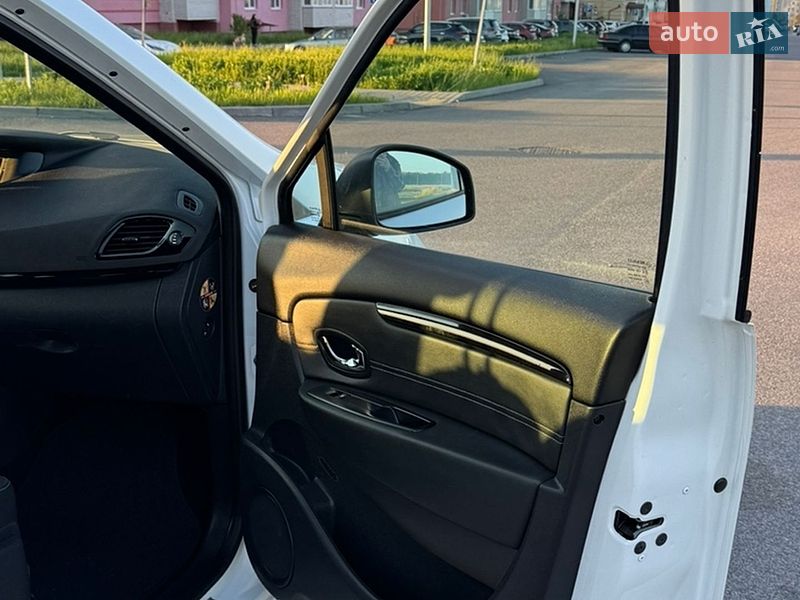 Минивэн Renault Scenic 2013 в Виннице