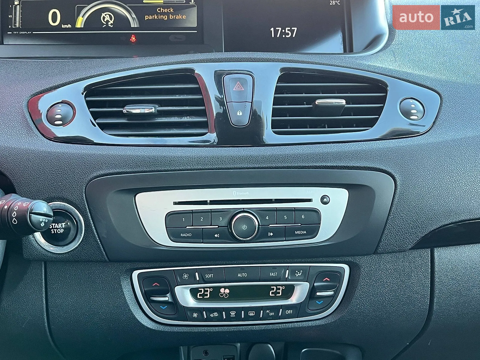 2016 Renault Scenic - мініатюра 21