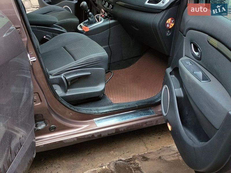 Мінівен Renault Scenic 2010 в Сумах