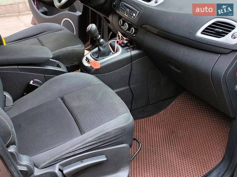 Мінівен Renault Scenic 2010 в Сумах