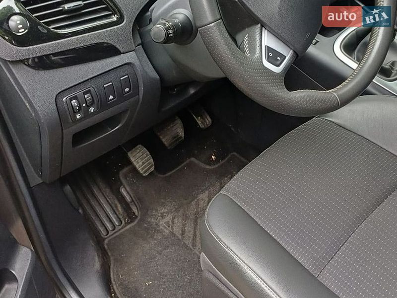 Минивэн Renault Scenic 2012 в Полтаве
