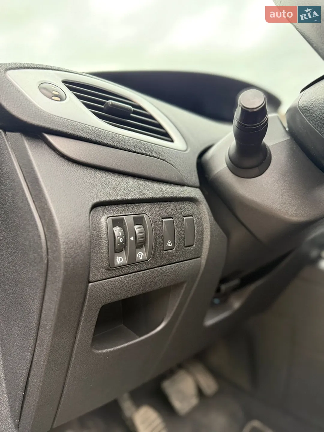 2010 Renault Scenic - мініатюра 14