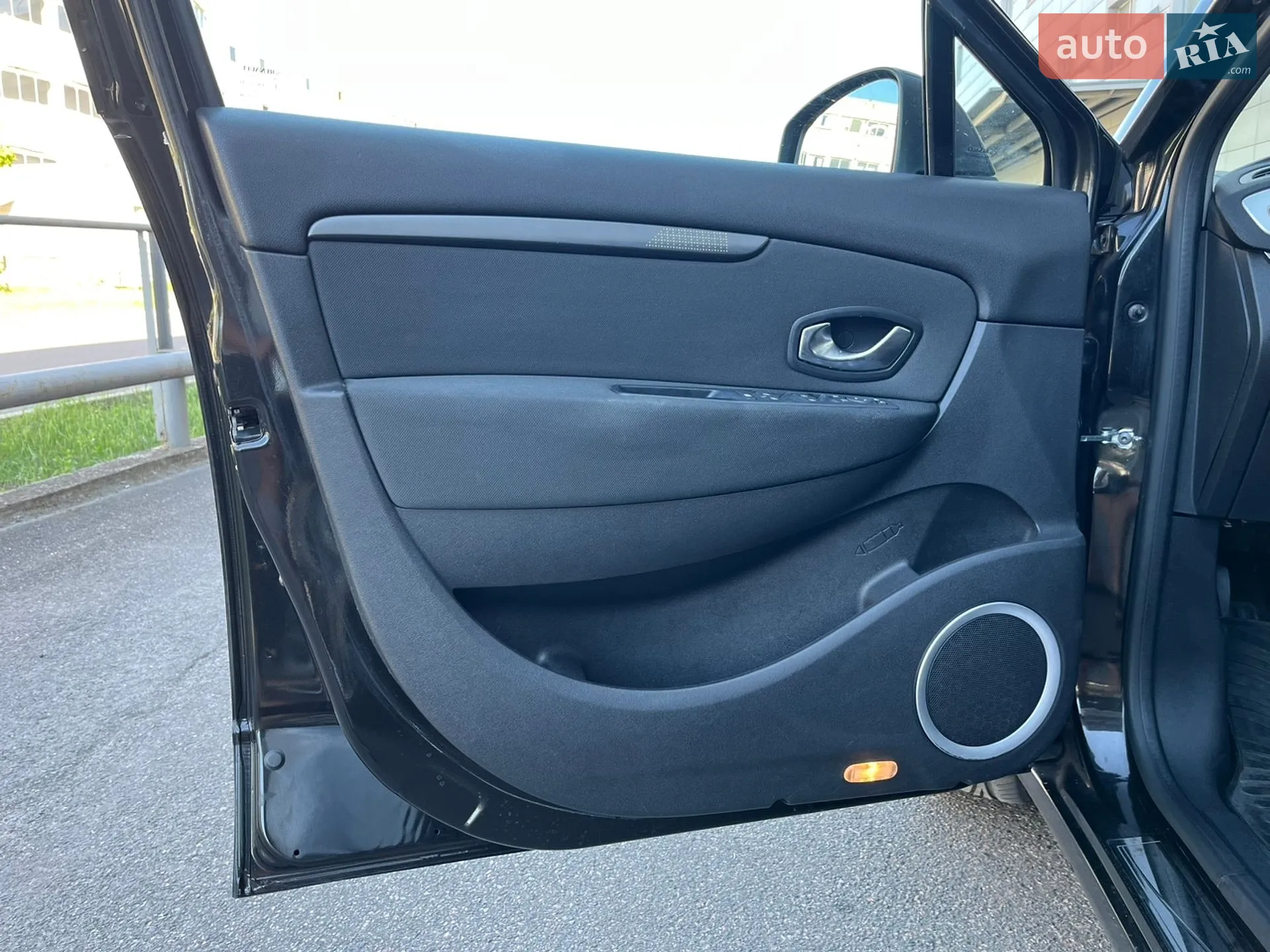 2010 Renault Scenic - мініатюра 23