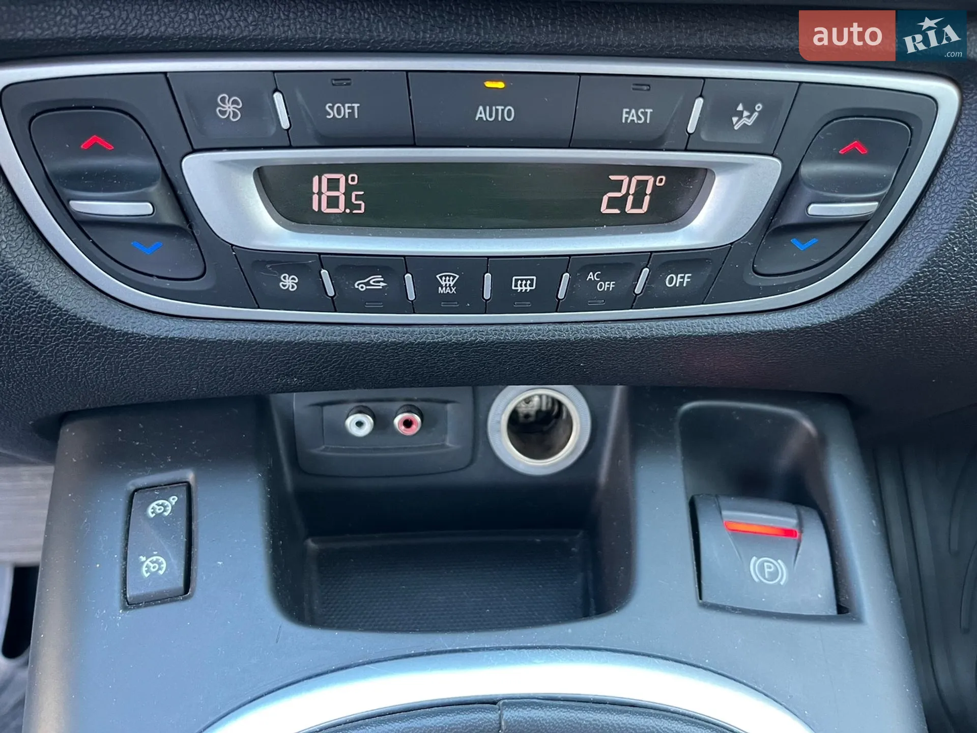 2010 Renault Scenic - мініатюра 28