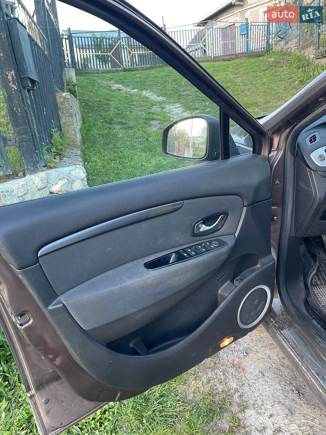 2010 Renault Scenic - мініатюра 10