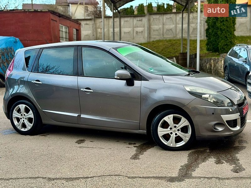 Минивэн Renault Scenic 2009 в Ровно