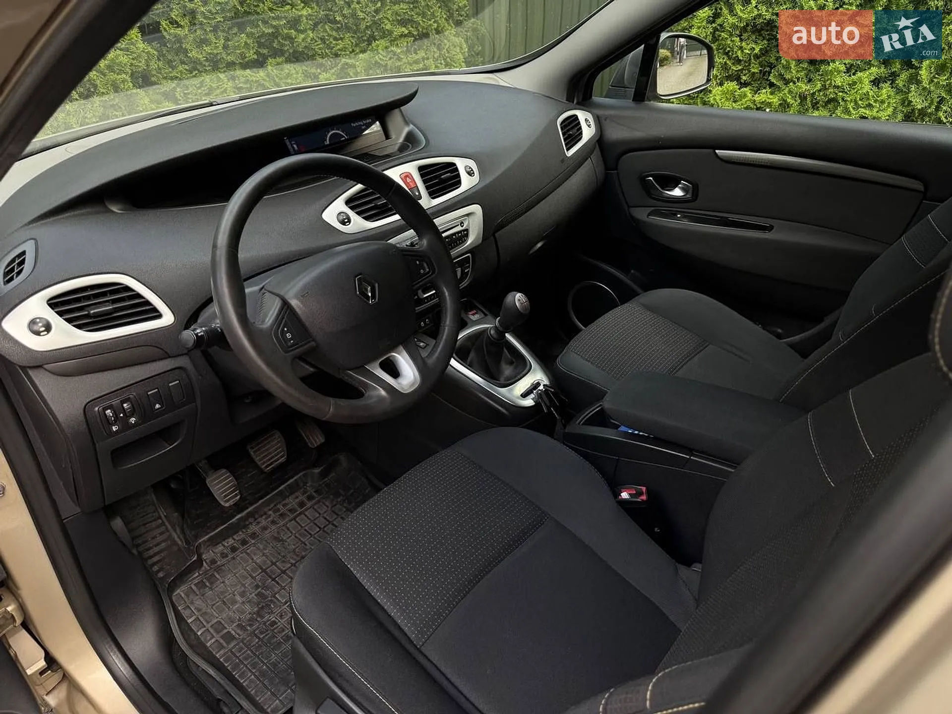 2010 Renault Scenic - мініатюра 28