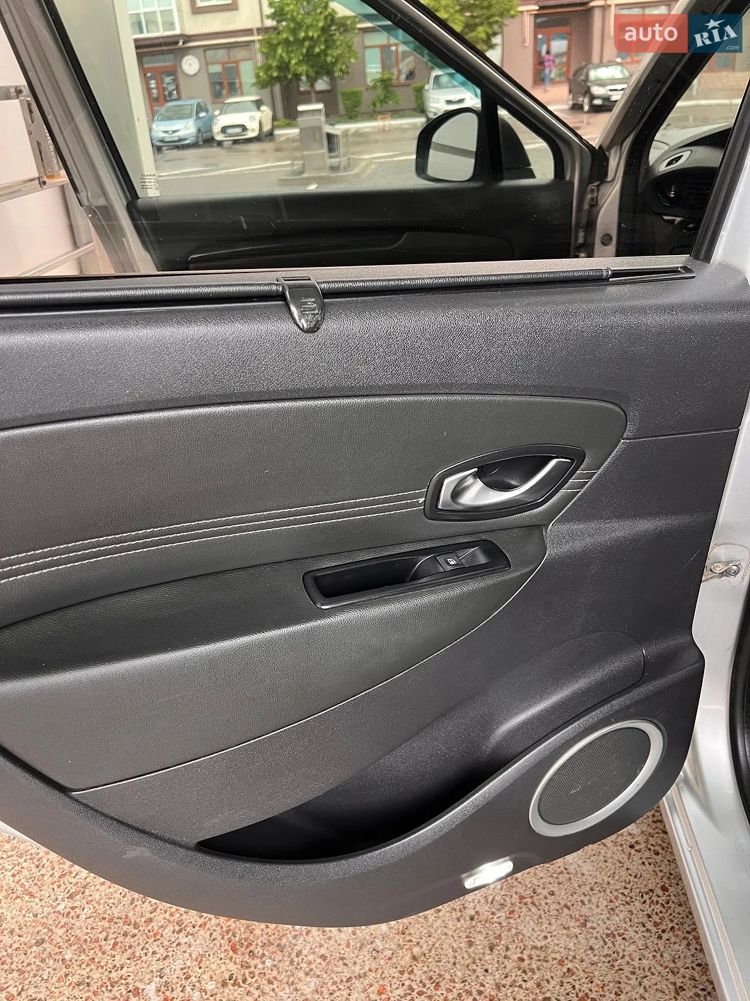 2011 Renault Scenic - мініатюра 32