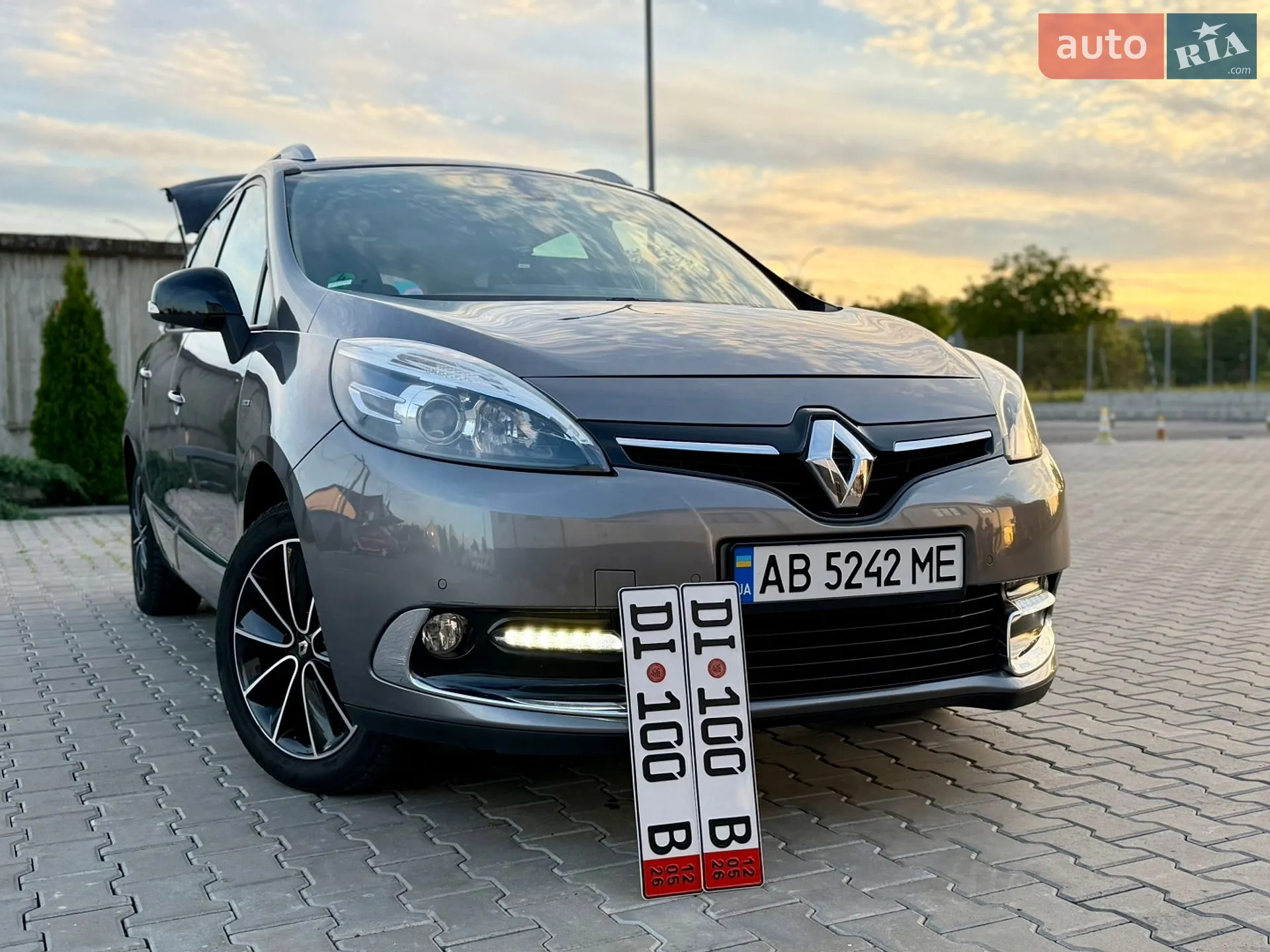 2014 Renault Scenic - мініатюра 2