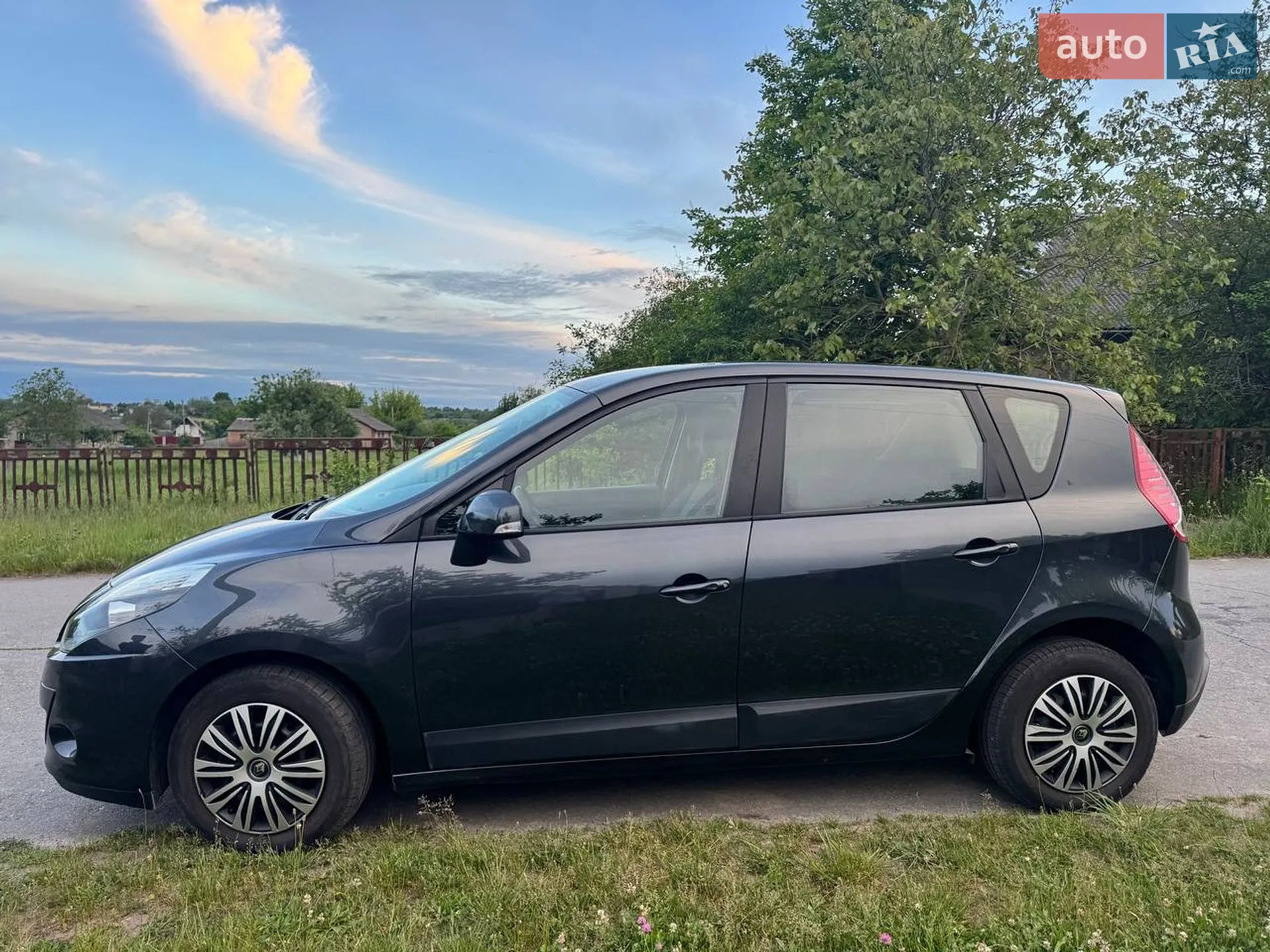 2010 Renault Scenic - мініатюра 4