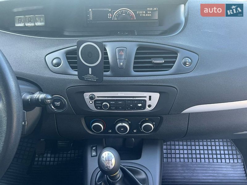Мінівен Renault Scenic 2013 в Дубні фото 26 Мінівен Renault Scenic 2013 в Дубні