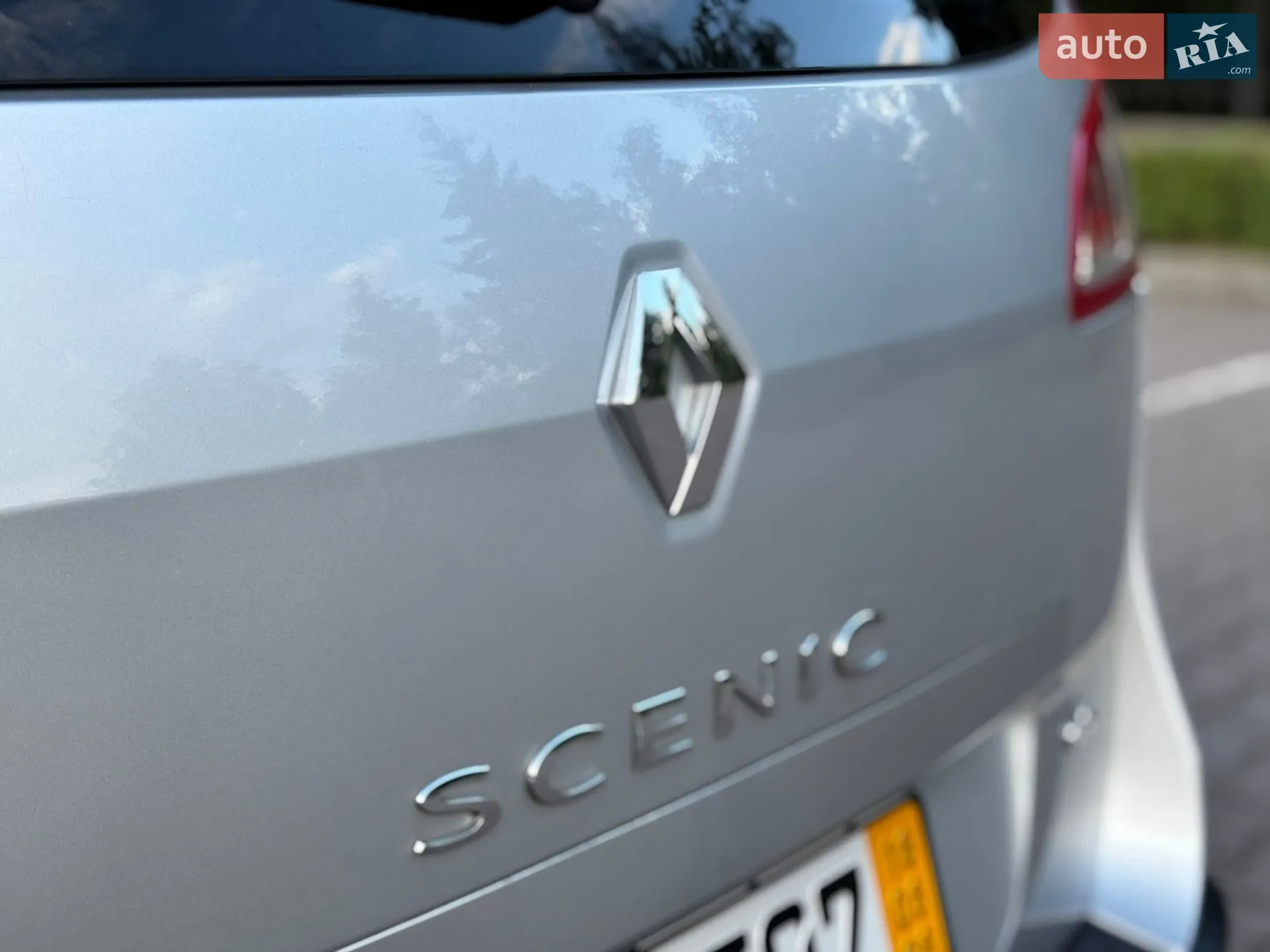 2010 Renault Scenic - мініатюра 18
