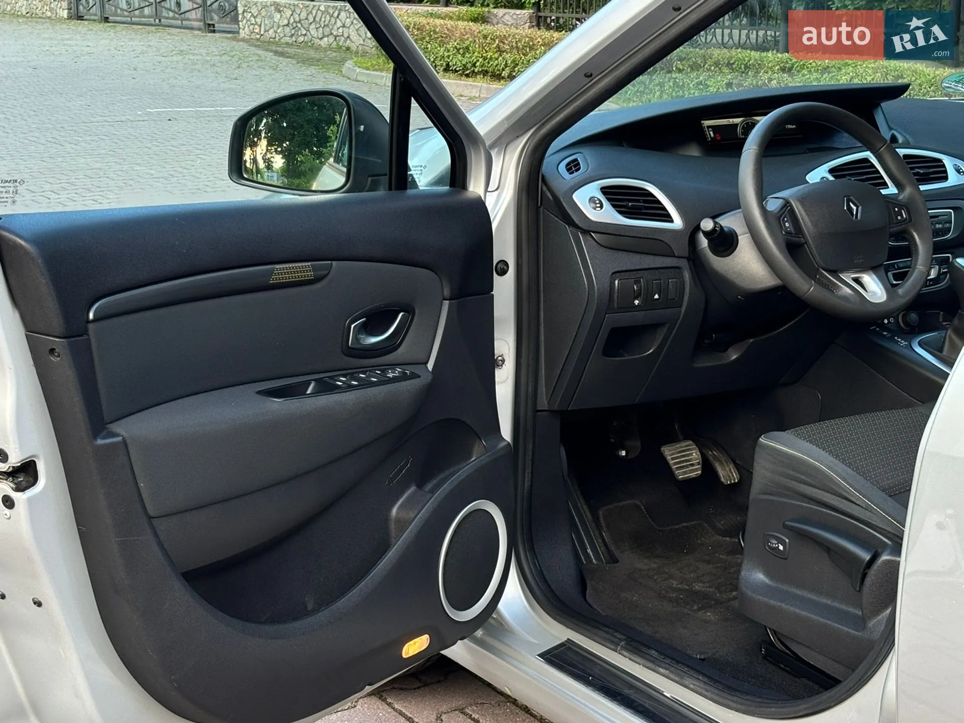 2010 Renault Scenic - мініатюра 22