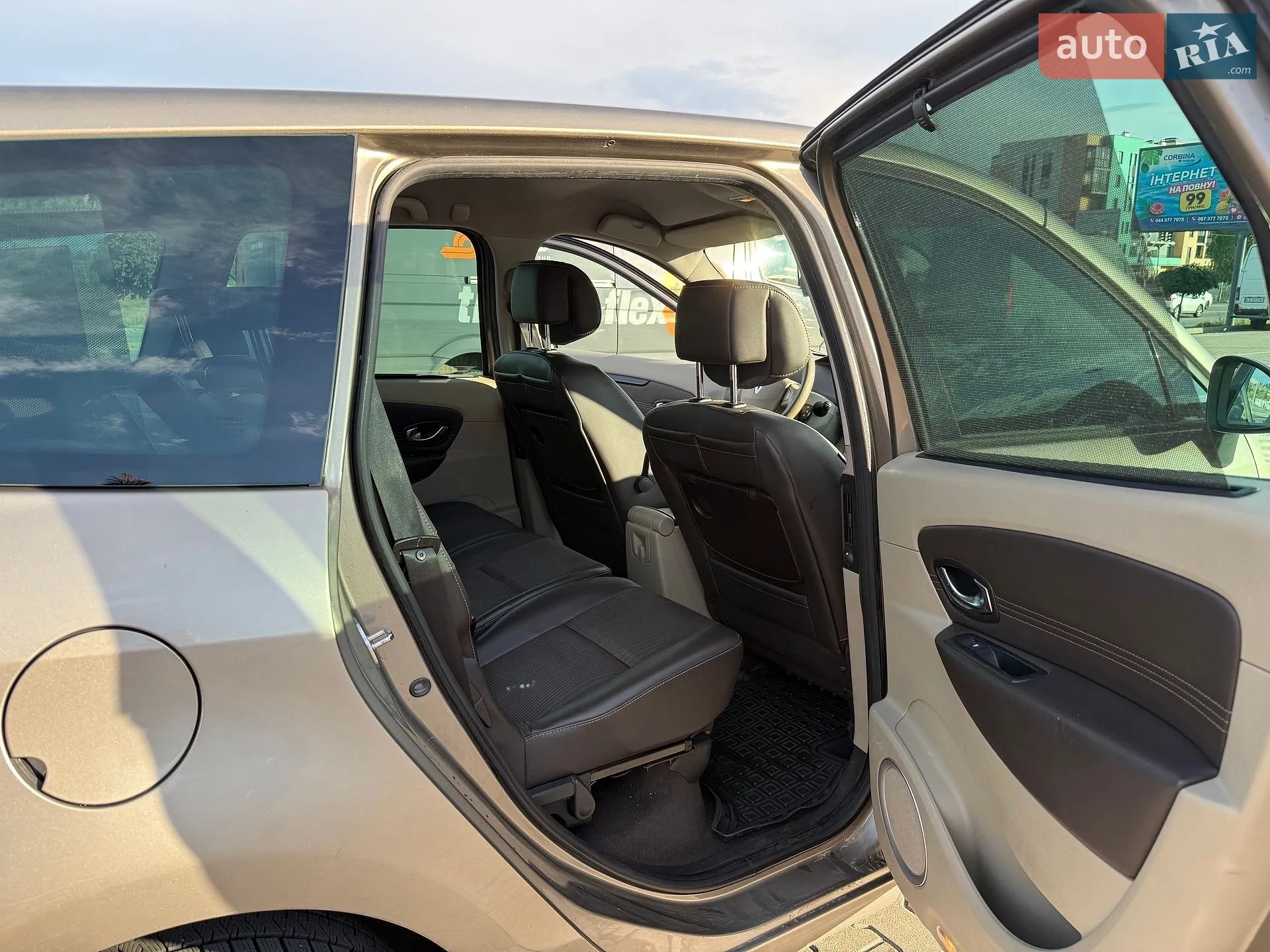 2010 Renault Scenic - мініатюра 19