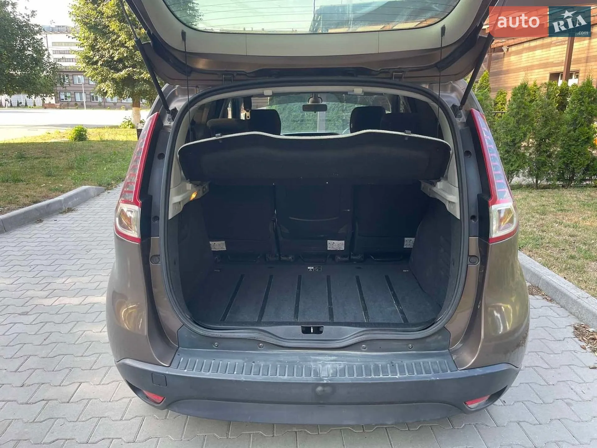 2010 Renault Scenic - мініатюра 19
