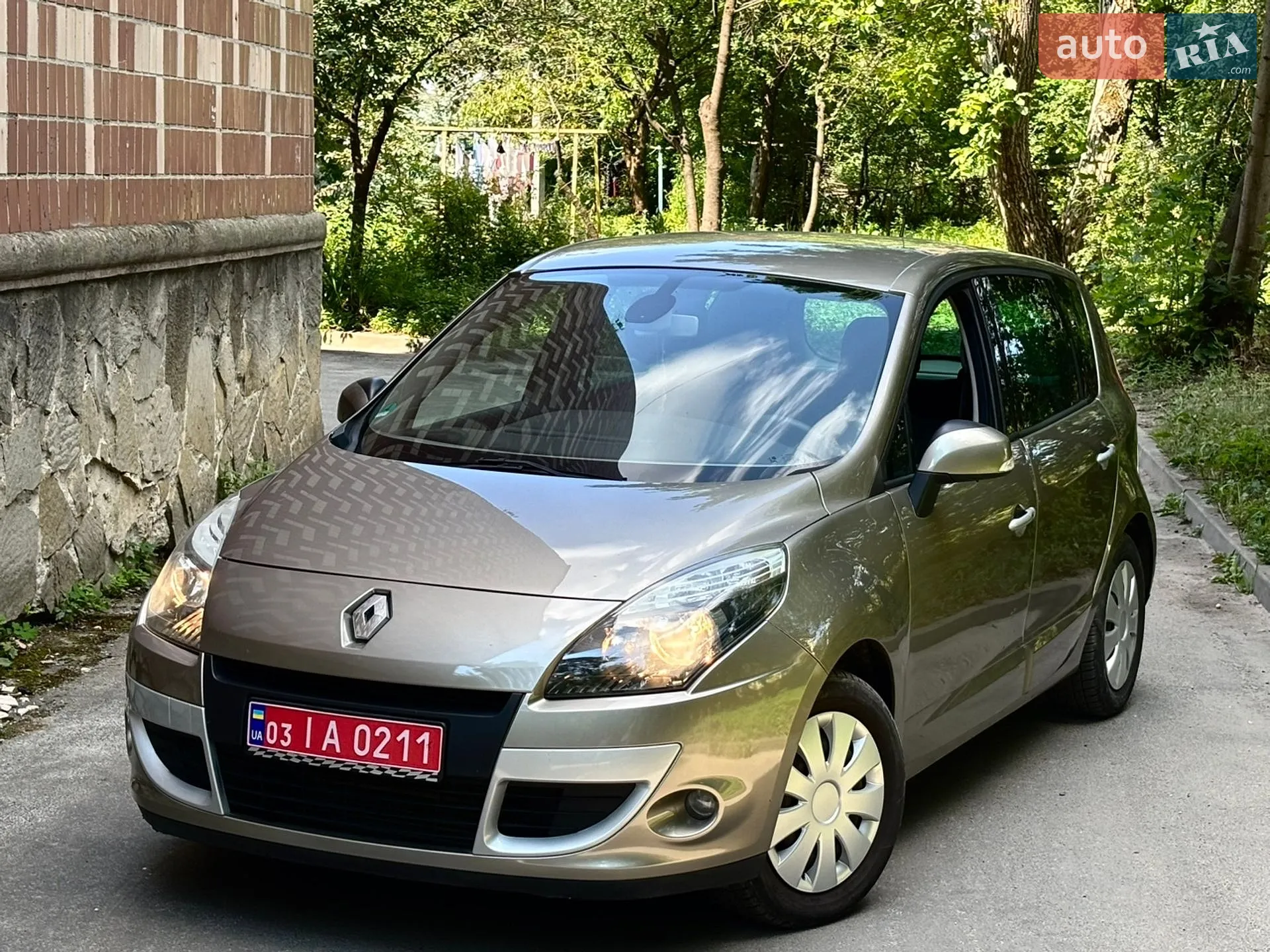2010 Renault Scenic - мініатюра 2