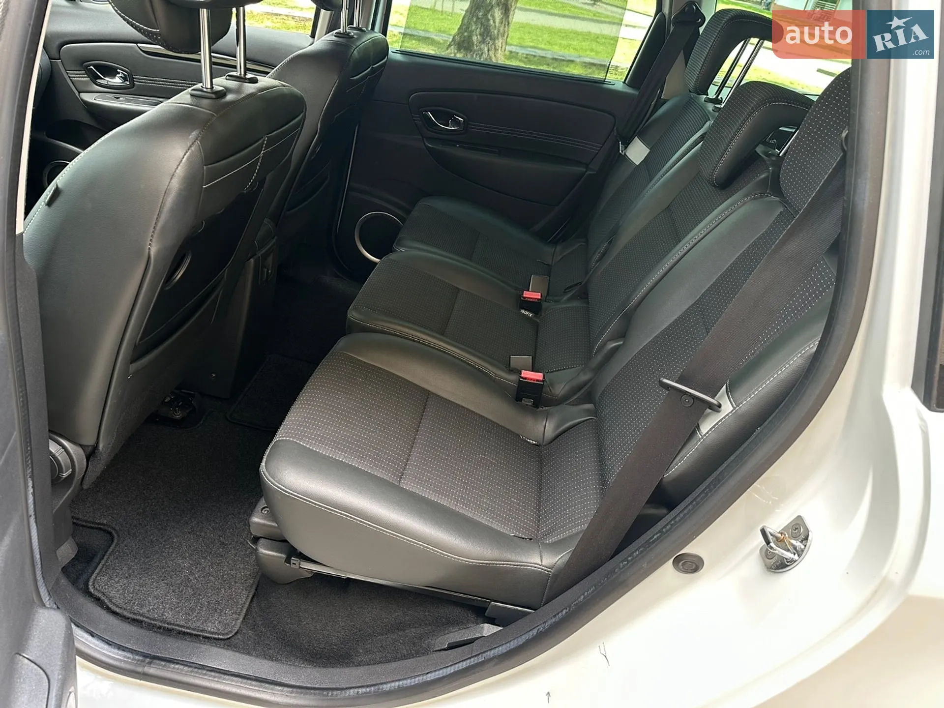 2011 Renault Scenic - мініатюра 19