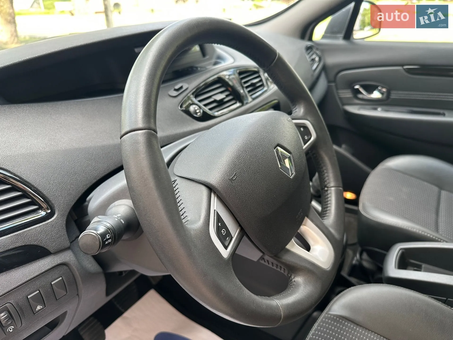 2011 Renault Scenic - мініатюра 24