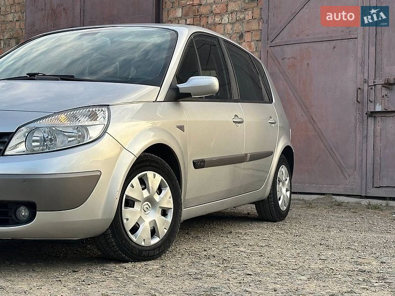 Минивэн Renault Scenic 2005 в Дрогобыче