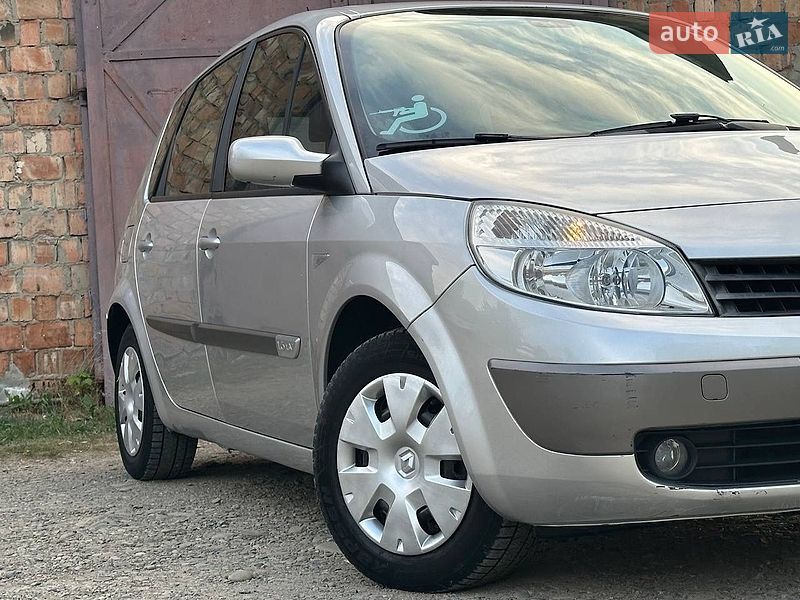 Минивэн Renault Scenic 2005 в Дрогобыче