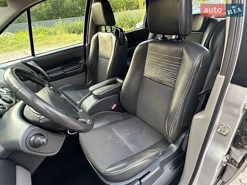 Минивэн Renault Scenic 2005 в Дрогобыче