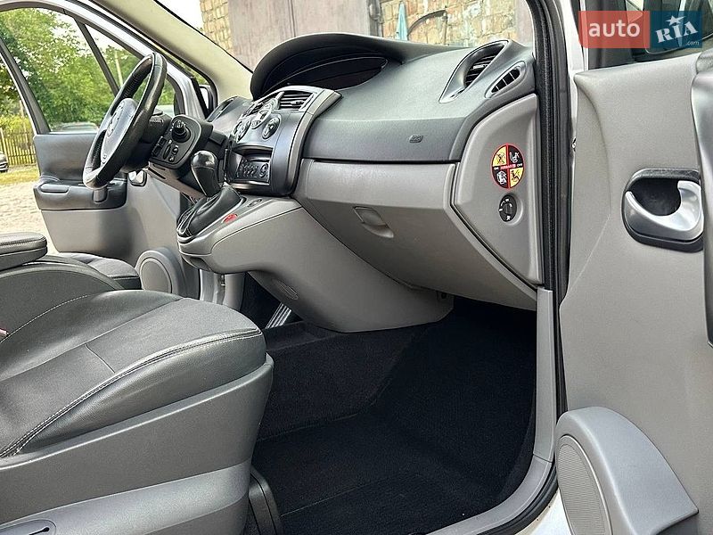 Минивэн Renault Scenic 2005 в Дрогобыче